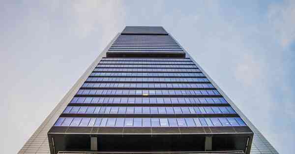 科大讯飞智能机器人最大