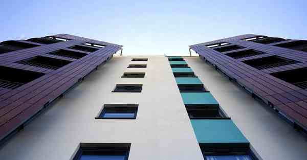 人工智能机器人和人谈恋爱