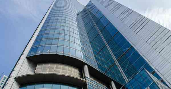 人工智能和机器人就业：现在和未来