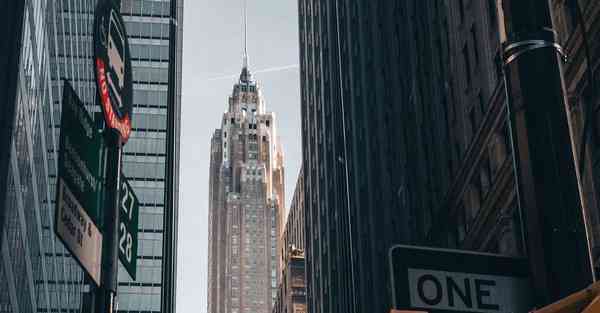 人工智能机器人和人谈恋爱