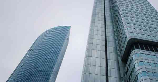 科大讯飞智能机器人最大