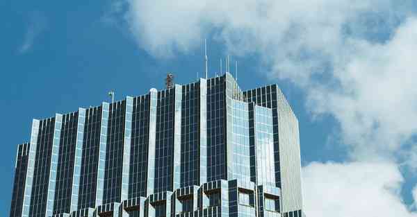 AI绘画一家三口变出5口人（一家三口的图像怎么画）