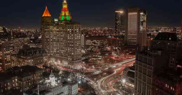 人工智能机器人和人谈恋爱