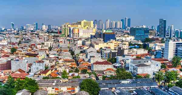 目前大型智能机器人应用