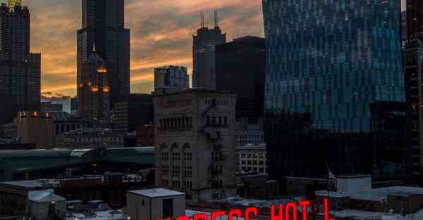 AI绘画阳光开朗大男孩小胖子（画一个开朗的小男孩）