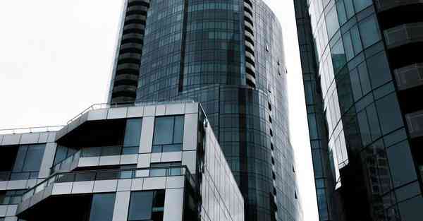 人工智能机器人和人谈恋爱