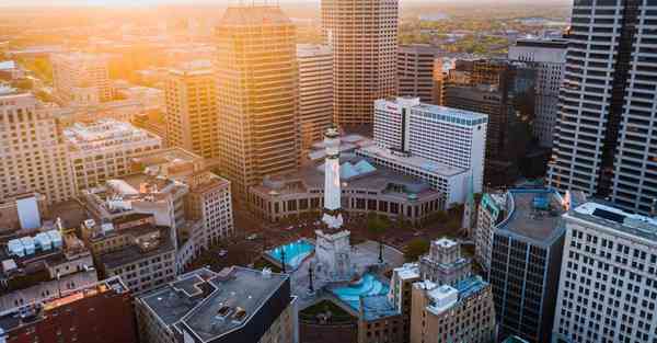 科大讯飞智能机器人最大
