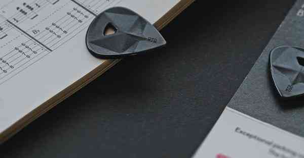 科大讯飞智能机器人最大