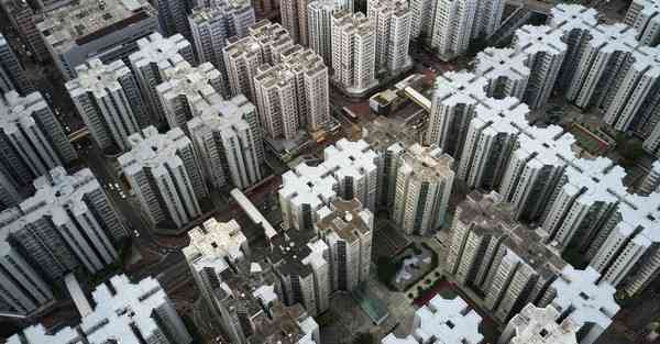 人工智能机器人和人谈恋爱