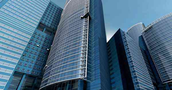 人工智能机器人和人谈恋爱