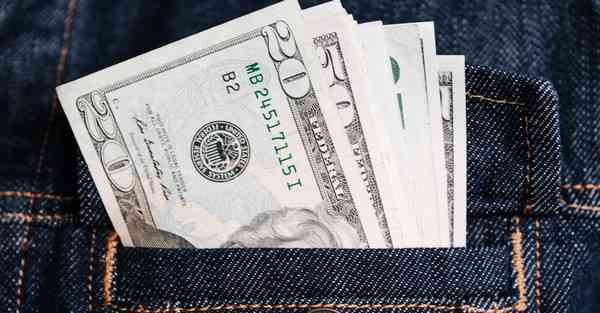 AI绘画沙漠老太太（沙漠老人）